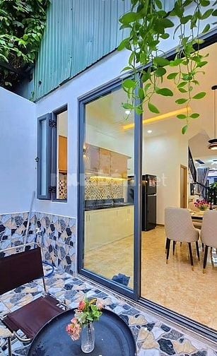 Nhà 3 tầng,3 phòng ngủ,kiệt oto ngay trung tâm Hải châu