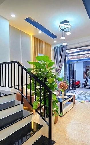 Nhà 3 tầng,3 phòng ngủ,kiệt oto ngay trung tâm Hải châu