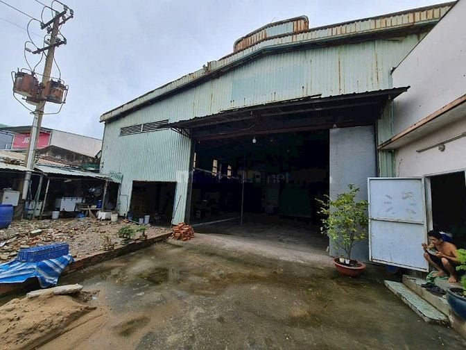 Cho thuê kho 2500m2 mt đg Tây Lân đg xe cont 40f điện 3f giá: 125tr TL