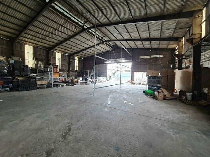 Cho thuê kho 2500m2 mt đg Tây Lân đg xe cont 40f điện 3f giá: 125tr TL