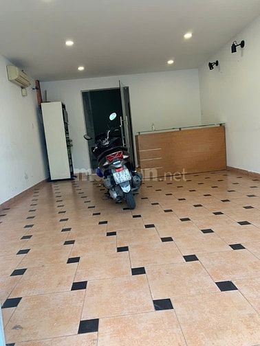 Cho thuê nhà MT 494 Cộng Hòa, Tân Bình - DT: 4.6 x 15 - 4 Tầng - 35 Tr