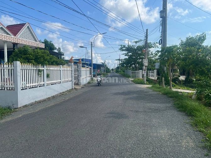 hhmg 2%  hẻm hl24 xã Tân Chánh Cần Đước 2291m2 5.2 tỷ có nhà