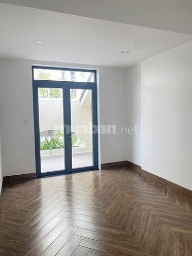 Bán nhà mặt tiền D31 Phước Long B quận 9 giá 22 tỷ
