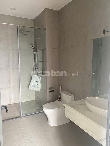 Bán nhà mặt tiền D31 Phước Long B quận 9 giá 22 tỷ