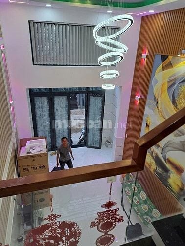 Bình Trị Đông- Nhà mới- 5 Tầng- 6.39 tỷ- SHR- Hoàn công.