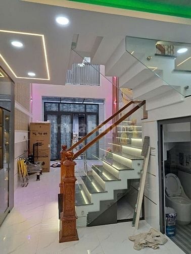 Bình Trị Đông- Nhà mới- 5 Tầng- 6.39 tỷ- SHR- Hoàn công.