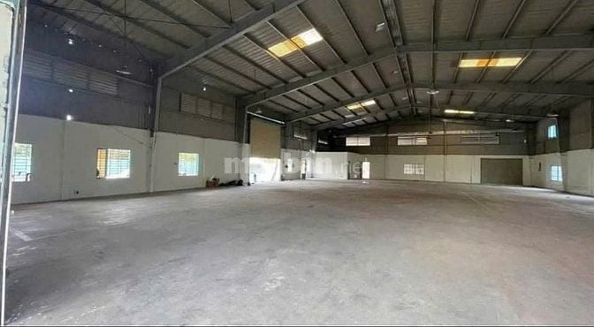 Cho thuê nhà xưởng 1600m2 vừa hết hợp đồng tại đường lê thị riêng 