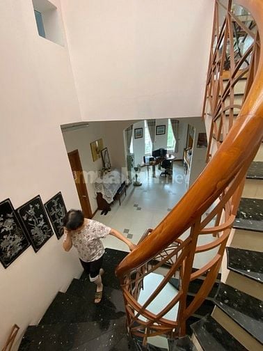 BIỆT THỰ CĂN GÓC MŨI TÀU_ĐẶNG THÙY TRÂM, P13_DT: 18x17m, 4 TẦNG
