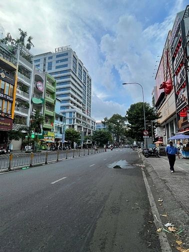GÓC 2 MT... Nguyễn Tri Phương, Q.10 - 145m2 (8.2 x 18m) - Hầm 10 Tầng