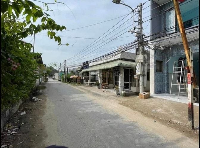 BÁN NHÀ GIÁ RẺ 1 TRỆT 1 LẦU 132m2 MẶT TIỀN NHỰA KD GIÁ 700 TRIỆU