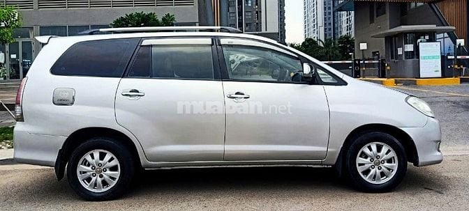 Bán rẻ TOYOTA INNOVA G XỊN 2010 độ full options rất đẹp!