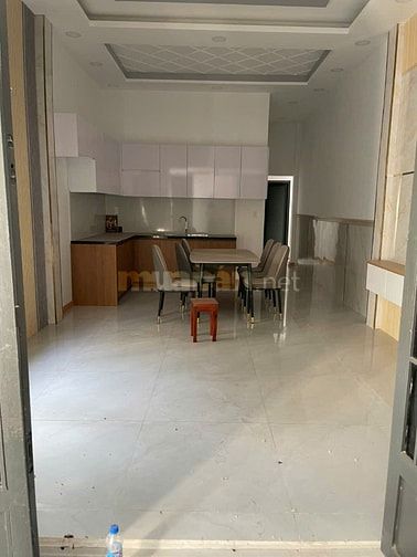 Nhà chính chủ cần bán, giao ngay trong 1 nốt nhạc ạ.