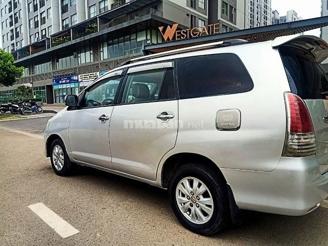 Bán rẻ TOYOTA INNOVA G XỊN 2010 độ full options rất đẹp!