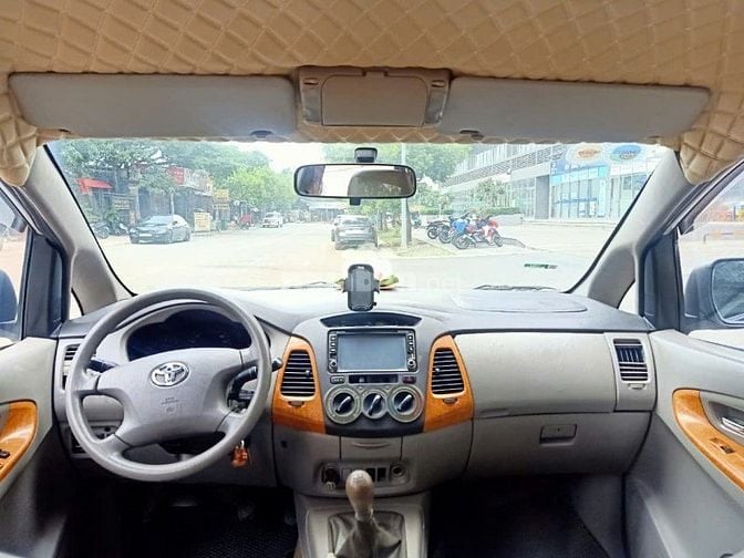 Bán rẻ TOYOTA INNOVA G XỊN 2010 độ full options rất đẹp!