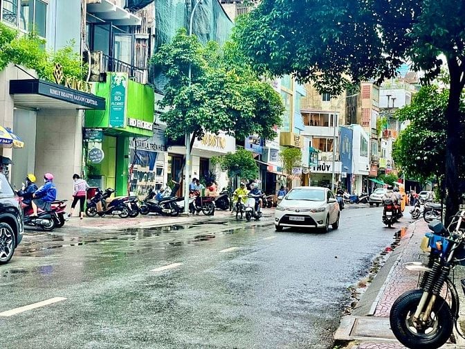 Mặt tiền ngang 16m đường Ngô Quyền Q5, 16x18, 3 tầng, chỉ 80 tỷ TL