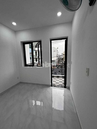 Nhà Mặt Tiền 4 lầu Lâm Văn Bền Q7 3 PN, 3 WC đầy đủ NT mới vào ở ngay
