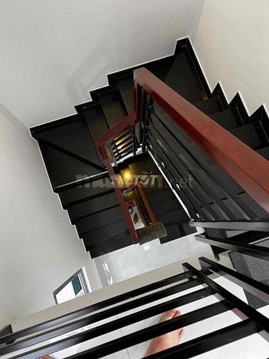 Nhà Mặt Tiền 4 lầu Lâm Văn Bền Q7 3 PN, 3 WC đầy đủ NT mới vào ở ngay