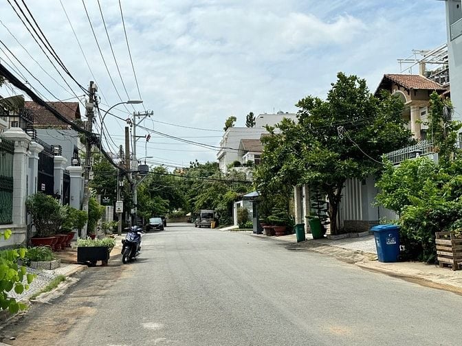 bán đất 215B12 Nguyễn Văn Hưởng, Thảo Điền
- Diện tích: 8 X 25 CN