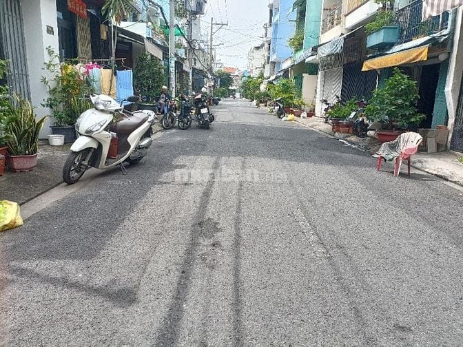 BÁN NHÀ CHDV KHU TÊN LỬA  NGANG KHỦNG 6,5M  DÒNG TIỀN 50TR/TH –CHỈ 8TY