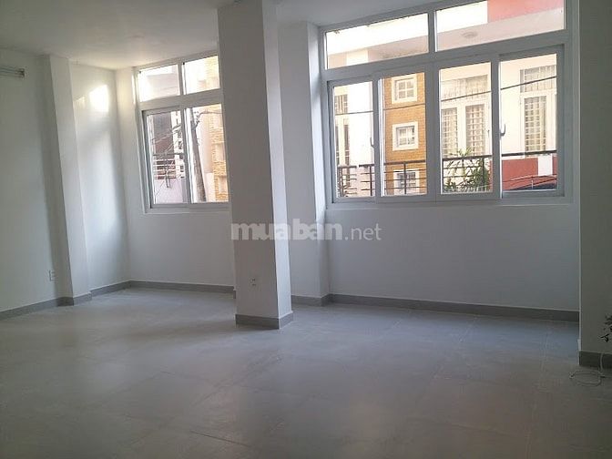“Căn nhà 2 tầng, ngay sát Quận 1 – Vị trí vàng hiếm có để kinh doanh 