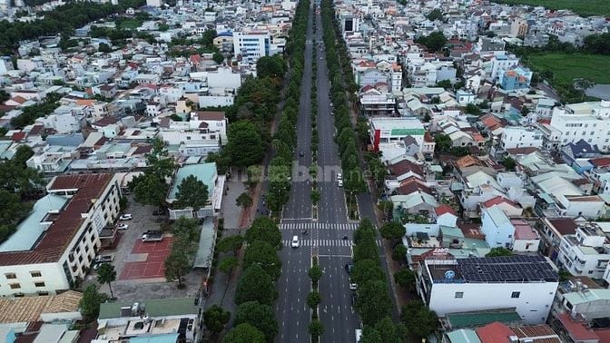 Bán nhà mặt tiền đường Nguyễn Ái Quốc, Trung Tâm Tp. Biên Hòa.
