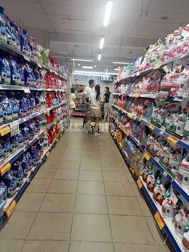 Cần Tuyển Gấp NV Bán Hàng ,  Phụ Kho , Nam Nữ LĐPT  : Quận 3