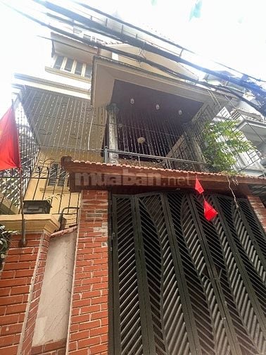Chủ gửi bán. Nhà dân xây. 110m2. 4 tầng. 8m mặt tiền. Ô tô đỗ cổng