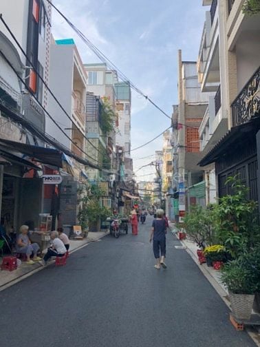 Hạ giá bán gấp nhà mặt tiền đường Nguyễn Thanh Tuyền, f2, Q.Tân Bình
