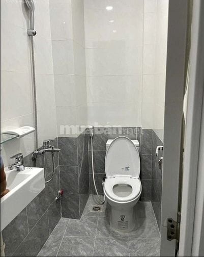 Cho thuê nhà hẻm 3m Điện Biên Phủ, P.11, Q.10 giá 15tr