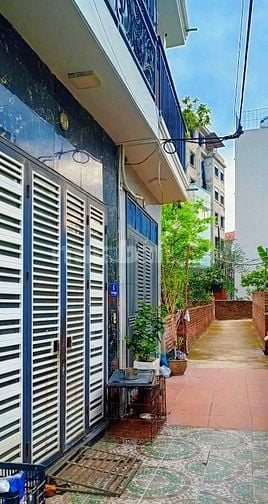 4 TẦNG 33M, GIÁ 3,99 TỶ #Ỷ #LA, GẦN ĐH PHENIKA, GIÁP LIỀN KỀ DƯƠNG NỘI