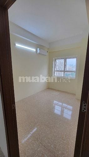 Cho thuê căn 2 ngủ,1vs tòa 30T2 Nam Trung Yên nhà mới vào luôn 11,5tr