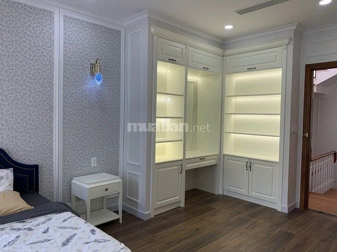 Cho thuê nhà 2 MT khu Thuận Việt 319 Lý Thường Kiệt, 4.5 x 17m. 5 tầng