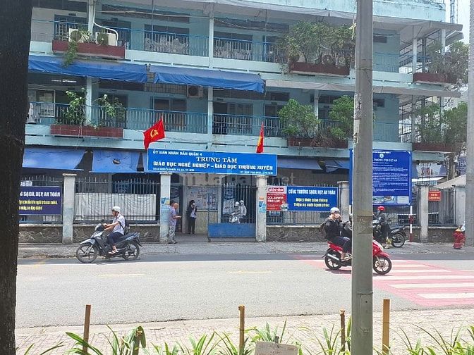 Cho thuê nhà mặt tiền khu trường học Nguyễn Khoái Q4