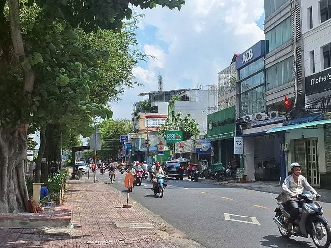 Cho thuê nhà mặt tiền khu trường học Nguyễn Khoái Q4