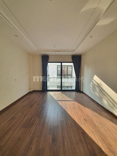 NHÀ MỚI LÔ GÓC PHỐ NVC - KINH DOANH - 7TẦNG THANG MÁY - Ô TÔ TRÁNH