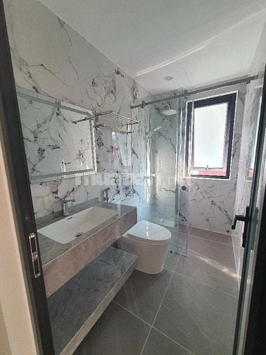 NHÀ MỚI LÔ GÓC PHỐ NVC - KINH DOANH - 7TẦNG THANG MÁY - Ô TÔ TRÁNH