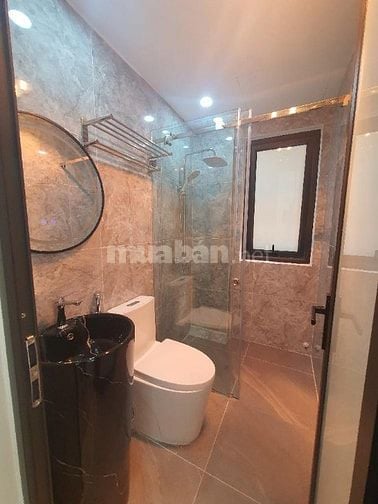 NHÀ MỚI LÔ GÓC PHỐ NVC - KINH DOANH - 7TẦNG THANG MÁY - Ô TÔ TRÁNH
