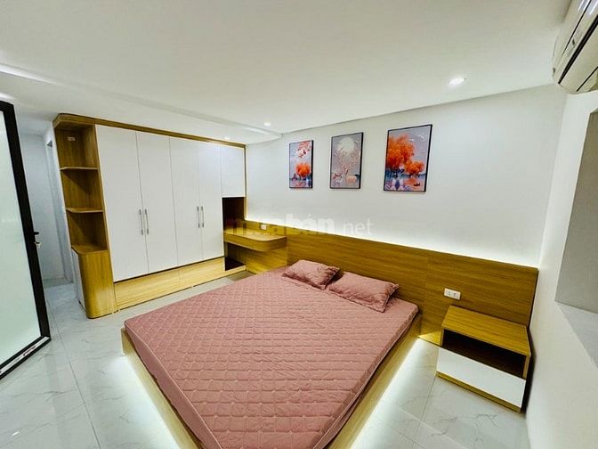 Hàng Hiếm tại Hai Bà Trưng, 30m2, 5 tầng, 6,25 tỷ, 3 bước ra oto
