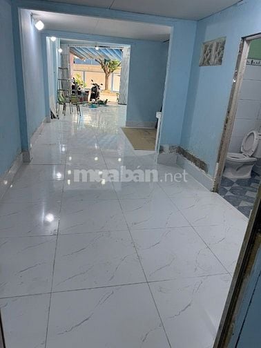 Bán nhà Hoa bằng Quận Tân Phú, Gần trường học, Gần chợ