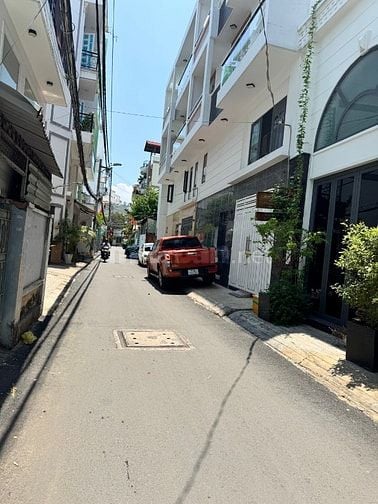 Bán nhà C4 hẻm 3.5m Hoàng Hoa Thám Bình Thạnh ~60m2(4x15m) giá đầu tư 