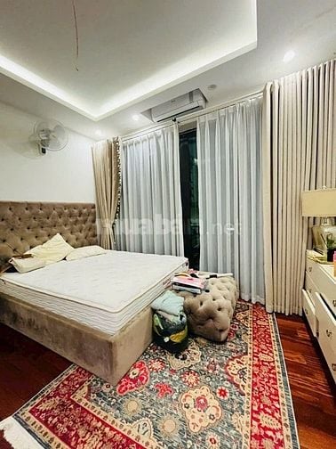 Chính chủ bán nhà Cao Bá Quát 30m2x5t. Giá 8,2 tỷ