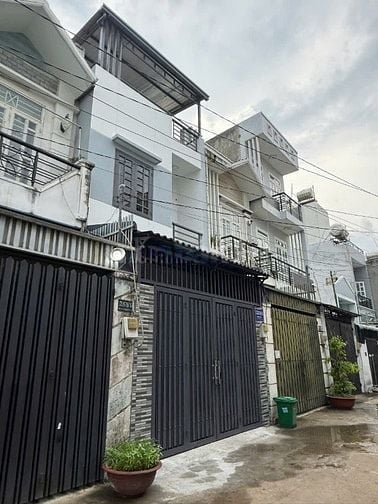 Bán nhà 1 trệt 2 lầu đường xe hơi hẻm 175, Phường Tăn Nhơn Phú B