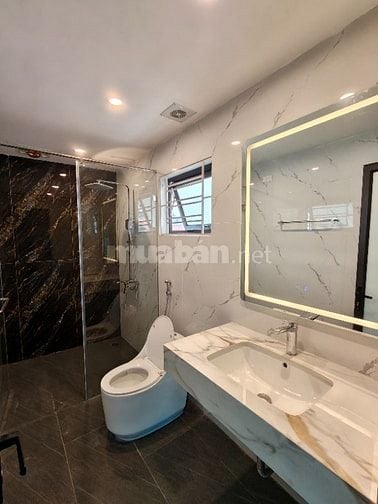  bán nhà ngõ 63 Phố Cổ Linh Thạch Bàn Long Biên.ô tô 7 chỗ vào nhà 