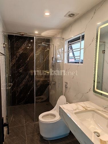  bán nhà ngõ 63 Phố Cổ Linh Thạch Bàn Long Biên.ô tô 7 chỗ vào nhà 