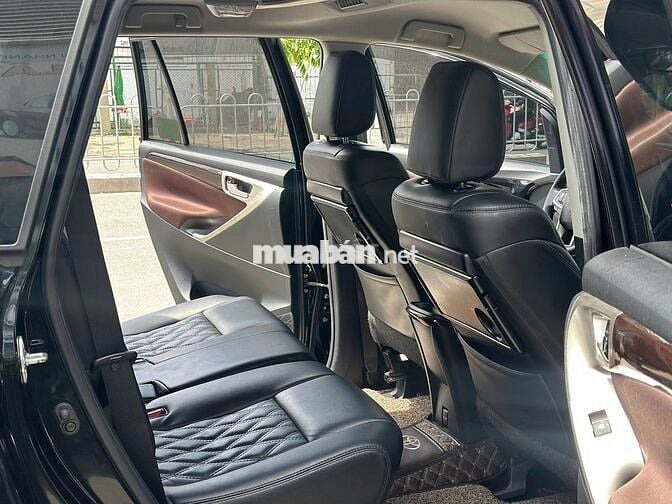 Venturer 2022 màu đen chạy 62.000 km đẹp quá