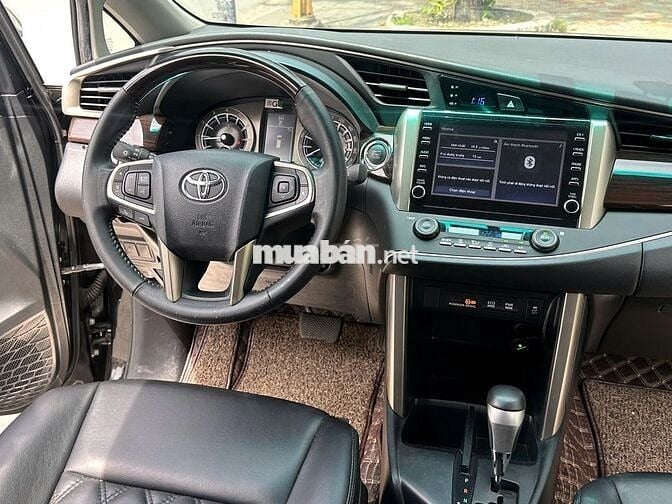 Venturer 2022 màu đen chạy 62.000 km đẹp quá