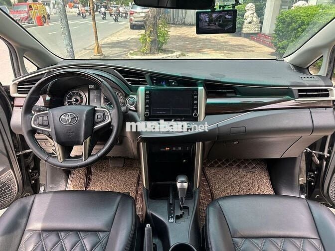 Venturer 2022 màu đen chạy 62.000 km đẹp quá