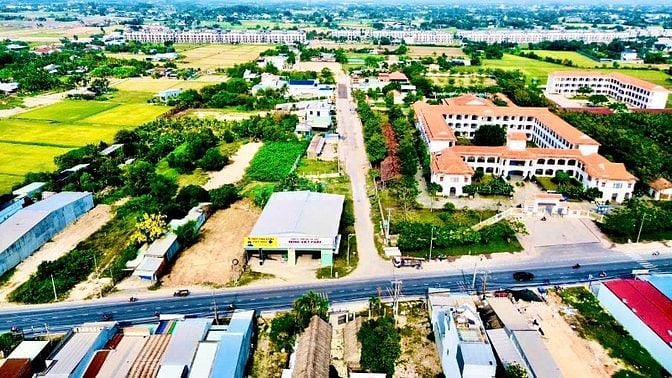 Chính chủ bán gấp 158m2 đường 3/2 cách Vinhomes Hậu Nghĩa 50m, SHR 