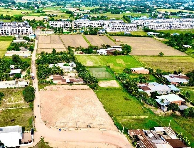 Chính chủ bán gấp 158m2 đường 3/2 cách Vinhomes Hậu Nghĩa 50m, SHR 