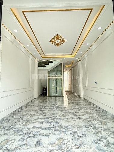 Bán nhà mới MT Song Hành, DT 4 x 17m, 5.5 tấm, 14 tỷ. có thang máy